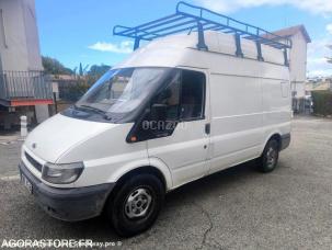 Fourgon avec parois et toit rigide Ford Transit