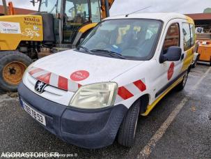 Fourgon avec parois et toit rigide Peugeot Partner