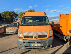 Fourgon avec parois et toit rigide Renault Master