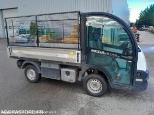 Benne basculante de chantier et de TP Mega M10