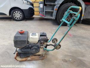 Compacteur à main nc