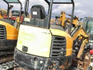 Mini-pelle Bobcat E27