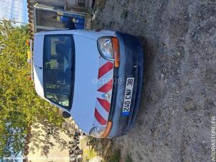 Fourgon avec parois et toit rigide Renault Kangoo