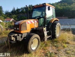 Tracteur agricole Renault ergos