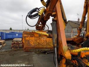 Épareuse Renault SMA LYNX 2060