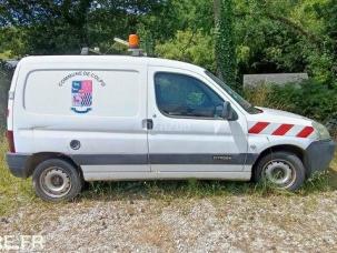 Fourgon avec parois et toit rigide Citroën Berlingo