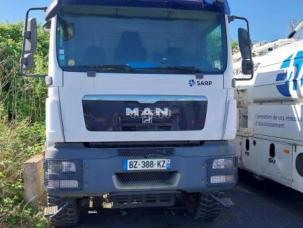 Fourgon avec parois et toit rigide MAN 17.250