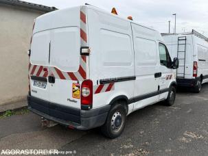 Fourgon avec parois et toit rigide Renault Master