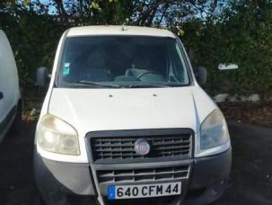 Fourgon avec parois et toit rigide Fiat DOBLO