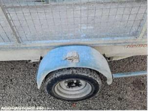 Plateau nc             REMORQUE FREINEE