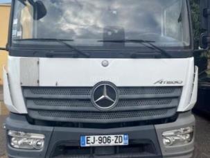 Fourgon avec parois et toit rigide Mercedes Atego