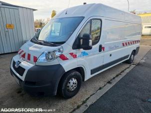 Fourgon avec parois et toit rigide Peugeot Boxer