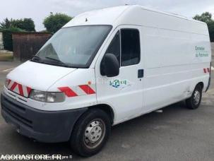 Fourgon avec parois et toit rigide Peugeot Boxer