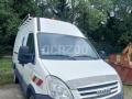 Fourgon avec parois et toit rigide Iveco 50C15