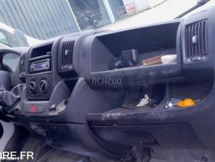 Fourgon avec parois et toit rigide Citroën Jumper