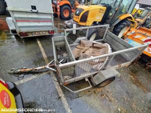 Fourgon bâché avec parois rigides Quemerais