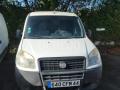 Fourgon avec parois et toit rigide Fiat DOBLO