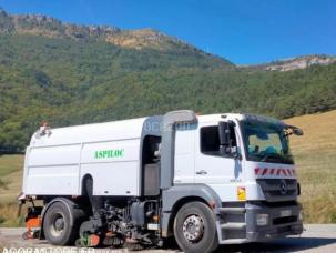 Voirie Mercedes 1833