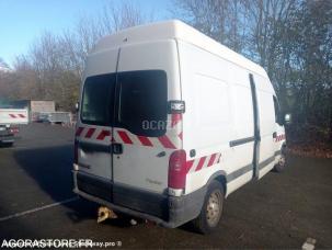 Fourgon avec parois et toit rigide Renault Master