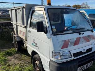 Benne basculante de chantier et de TP Piaggio Porter
