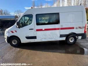 Fourgon avec parois et toit rigide Renault Master