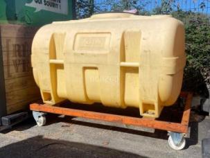 Citerne, cuve, tonne à eau nc