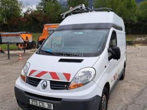 Fourgon avec parois et toit rigide Renault Trafic