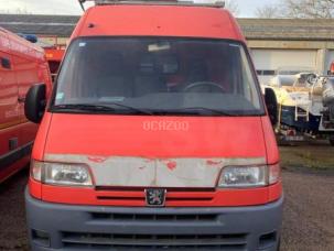 Fourgon avec parois et toit rigide Peugeot Boxer
