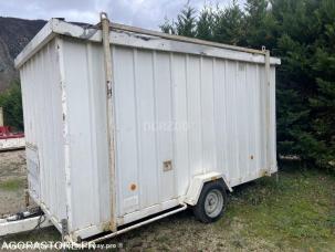 Fourgon bâché avec parois rigides nc