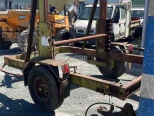 Fourgon bâché avec parois rigides nc