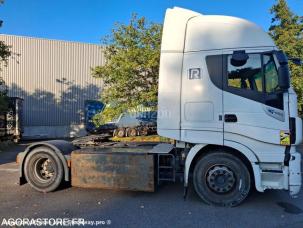 Pour semi-remorque Iveco 440S42