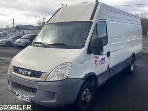 Fourgon avec parois et toit rigide Iveco 35C15