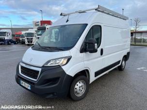Fourgon avec parois et toit rigide Peugeot Boxer