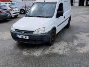 Fourgon avec parois et toit rigide Opel Combo