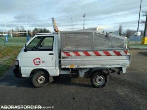 Benne basculante de chantier et de TP Piaggio Porter