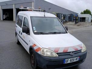 Fourgon avec parois et toit rigide Opel Combo