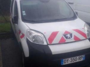 Fourgon avec parois et toit rigide Peugeot Bipper