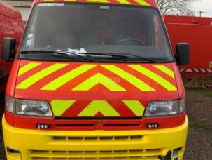 Fourgon avec parois et toit rigide Peugeot Boxer