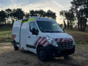 Fourgon avec parois et toit rigide Renault Master