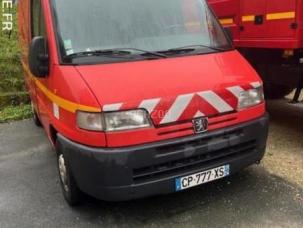 Fourgon avec parois et toit rigide Peugeot Boxer