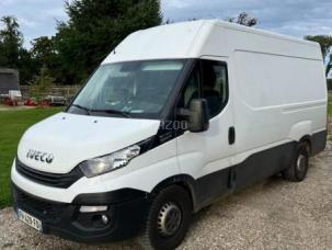 Fourgon avec parois et toit rigide Iveco 35S18