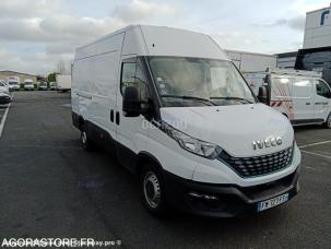 Fourgon avec parois et toit rigide Iveco 35S14N
