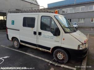 Fourgon avec parois et toit rigide Citroën Jumper