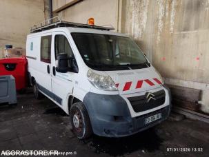 Fourgon avec parois et toit rigide Citroën Jumper