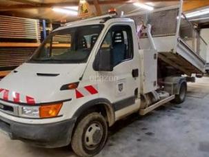 Carrosserie à parois latérales souples coulissantes (PLSC) Iveco 35C11