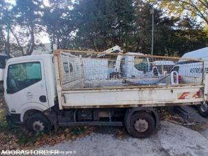 Benne basculante de chantier et de TP Nissan Cabstar
