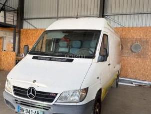 Fourgon avec parois et toit rigide Mercedes Sprinter