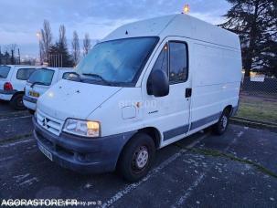 Fourgon avec parois et toit rigide Citroën Jumper