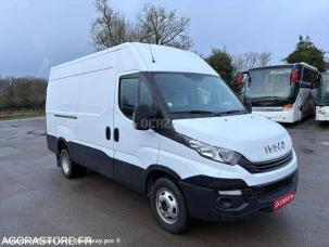 Fourgon avec parois et toit rigide Iveco 35C14
