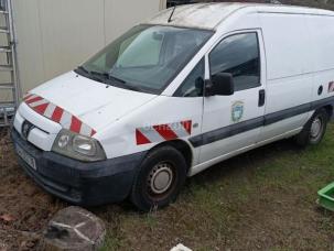 Fourgon avec parois et toit rigide Peugeot Expert